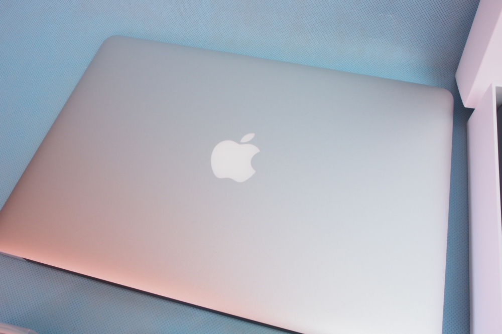 Apple MacBook Air 13.3 2.2GHz 8GB SSD256GB EARLY2015 充放電回数77回、その他画像３