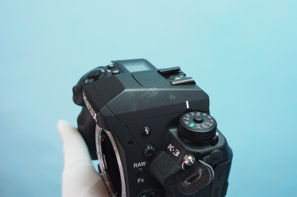 PENTAX デジタル一眼レフカメラ K-3 18-135WR レンズキット ブラック + カメラアクセサリー、その他画像３