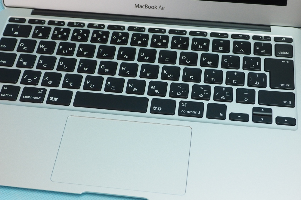 Apple/MacBook Air/MD711J/B/11.5inch/1.4GHz Core i5/4GB/SSD 128GB/Graphics 5000/Early 2014/充放電233回、その他画像２