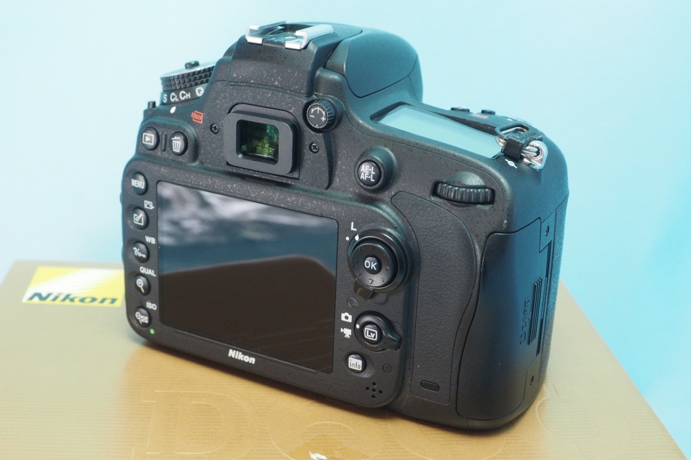Nikon デジタル一眼レフカメラ D600 ボディ + 予備バッテリー + アイピース、その他画像２