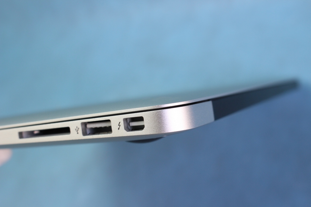 Apple MacBook Air 13インチ i7 8GB 512GB Mid2012 充放電474回 + ソフトケース【おまけ】、その他画像３