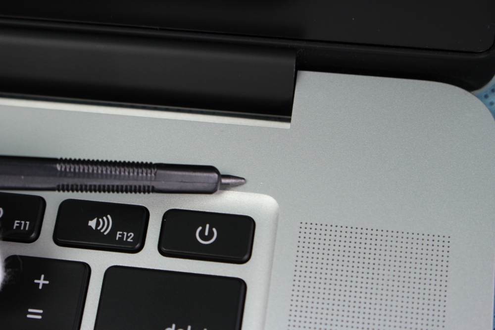Apple MacBook Pro 15.4 Retina i7 16GB SSD768GB USキー 充放電回数39回、その他画像３