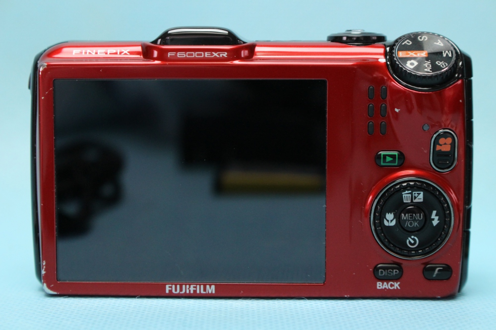 FUJIFILM FinePix F600EXR red 1600万画素 広角24mm光学15倍 F FX-F600EXR + 予備バッテリー2個、その他画像２