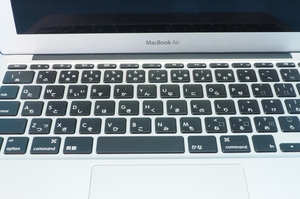APPLE MacBook Air  1.6GHz Core i5 11インチ 4GB 256GB MJVP2J/A Early 2015 充電回数28回、その他画像２