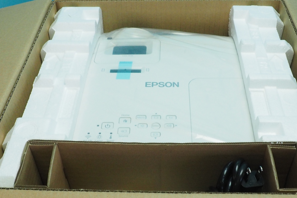 EPSON ホームプロジェクター  EH-TW5650、その他画像１