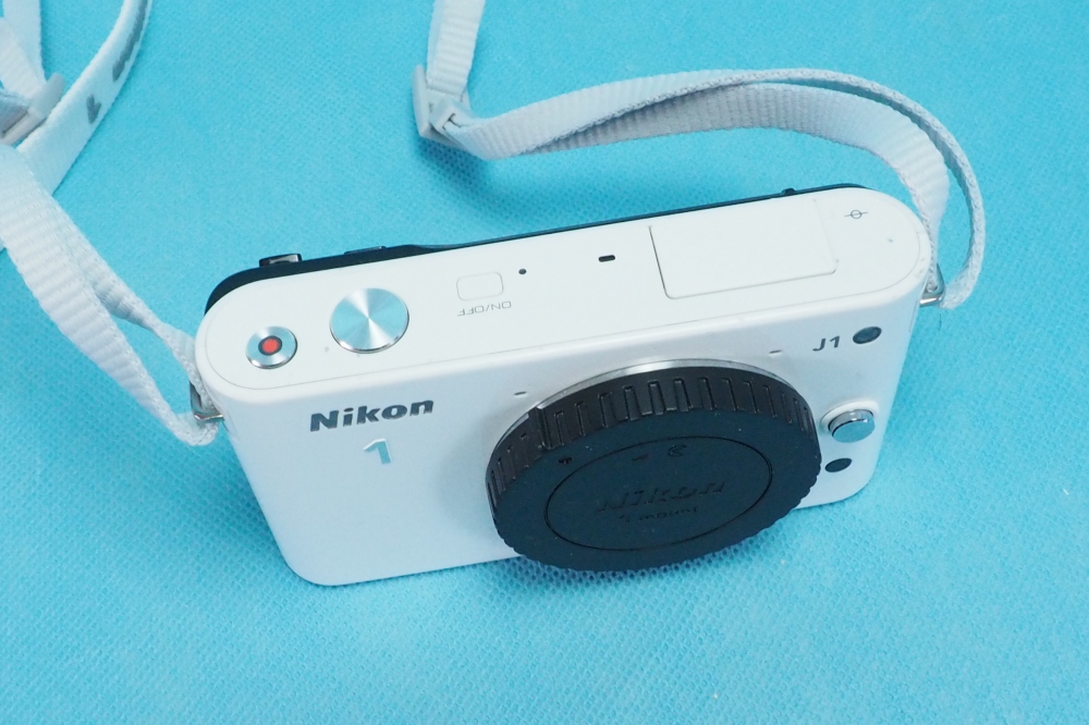 Nikon ミラーレス一眼カメラ Nikon 1 J1 標準ズームレンズキット ホワイト ニコン 、その他画像１