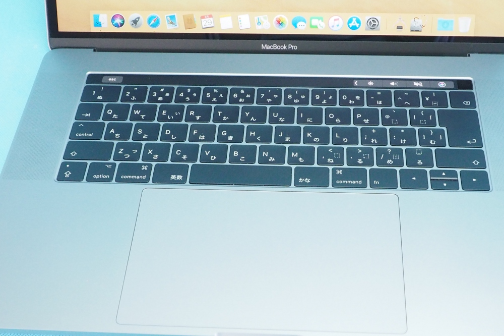 Apple MacBook Pro 15インチ 2016 2.9GHz Core i7 16GB 1TB  Touch Bar スペースグレイ 充電回数55回、その他画像３