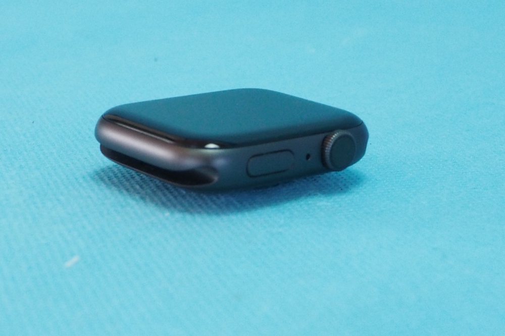 Apple Watch Series 4 GPSモデル 44mm スペースグレイアルミニウム ブラックスポーツループ MU6E2J/A、その他画像３
