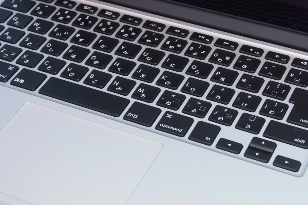 APPLE MacBook Pro with Retina Display i5 13.3 8GB 256GB MF840J/A Early 2015 充放電回数4回、その他画像２